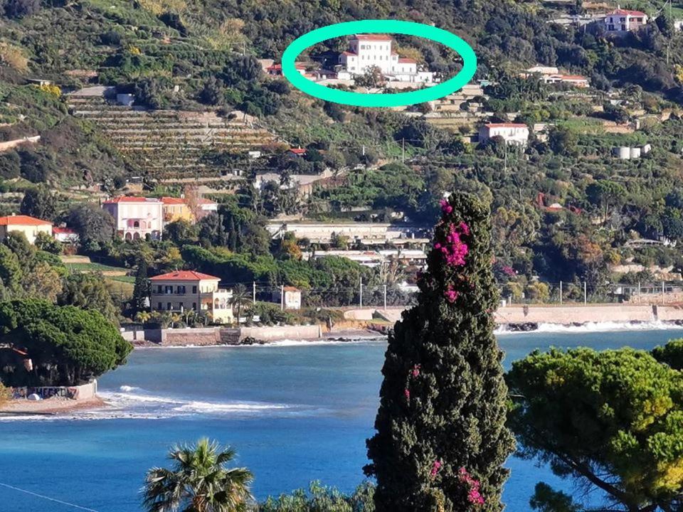 Romantic Casa Lorenzina Affittacamere Ventimiglia Exterior photo